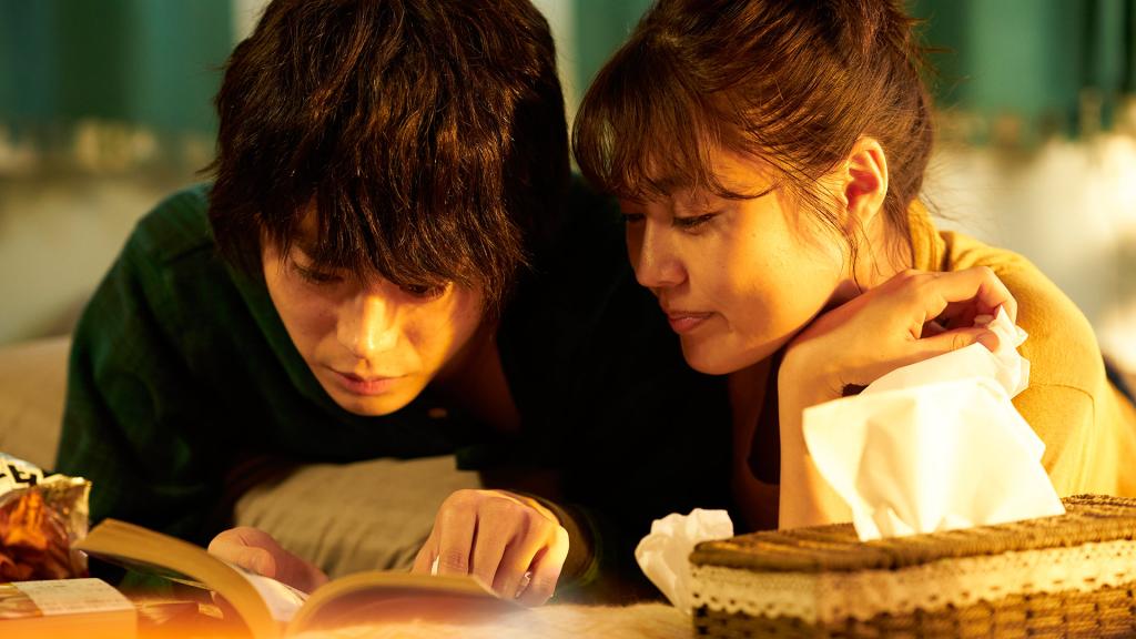 15部日本愛情電影催淚高甜：《初戀》佐藤健、坂口健太郎成名作